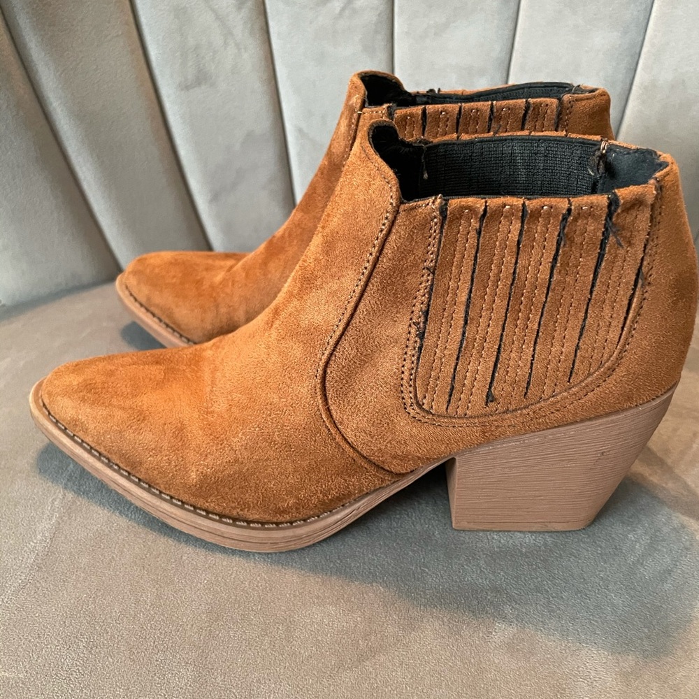 Forever 21 - Cut-off cowgirl boots 👢